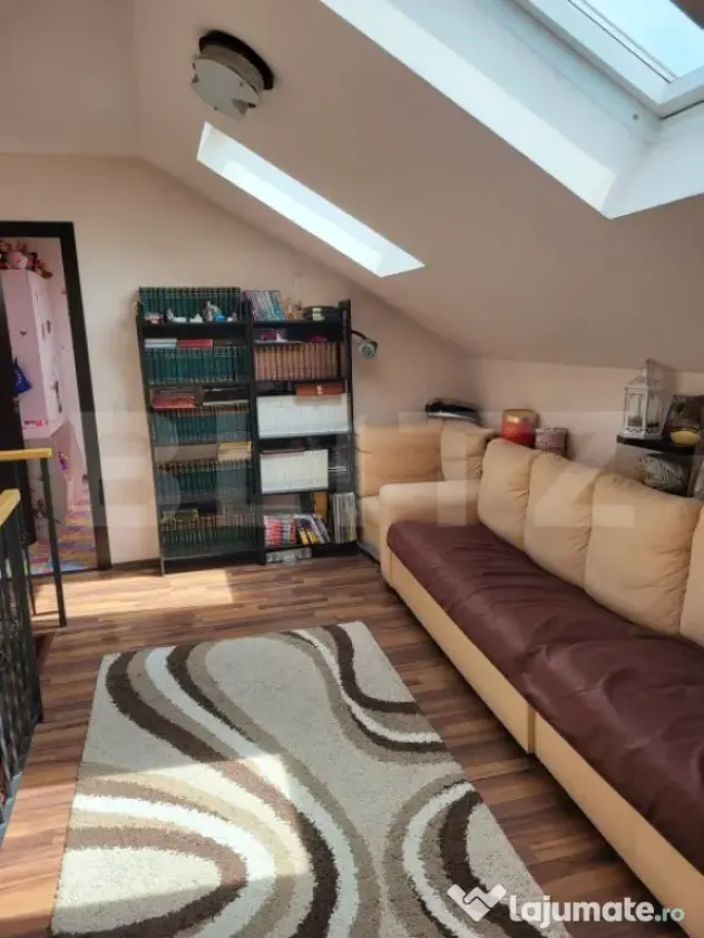Apartament superb cu scara interioara