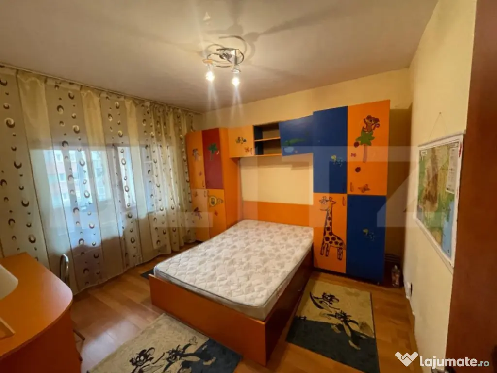 Apartament de vanzare, cu 3 camere, 70 mp, zona Garii