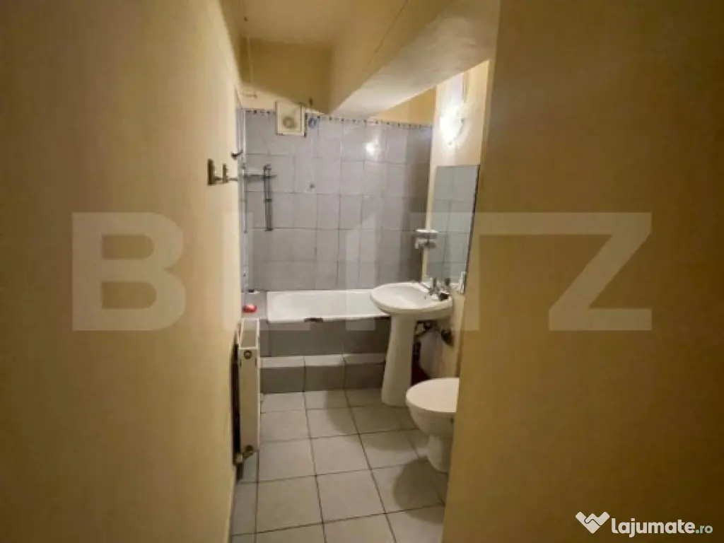 Apartament de vanzare, cu 3 camere, 70 mp, zona Garii