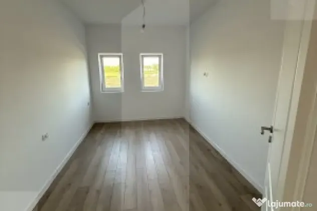 Casă de vânzare, cu 4 camere, 110 mp, zona Săcălaz
