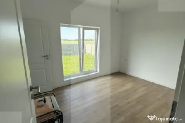 Casă de vânzare, cu 4 camere, 110 mp, zona Săcălaz