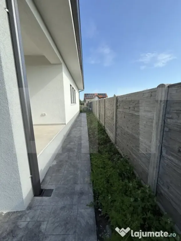 Casă de vânzare, cu 4 camere, 110 mp, zona Săcălaz