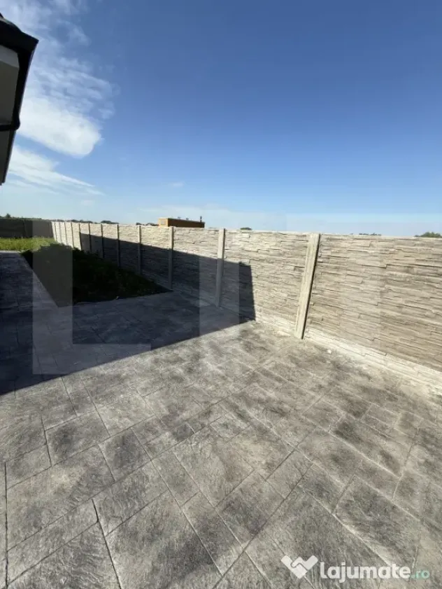 Casă de vânzare, cu 4 camere, 110 mp, zona Săcălaz