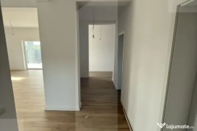 Casă de vânzare, cu 4 camere, 110 mp, zona Săcălaz