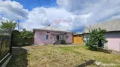 Casă cu 3 camere, teren intravilan de 1300mp în Ipoteș... 