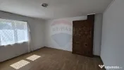 Casă cu 3 camere, teren intravilan de 1300mp în Ipoteș... 
