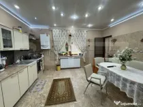 Vila de vanzare, cu 9 camere, 360 mp, zona Orăștie