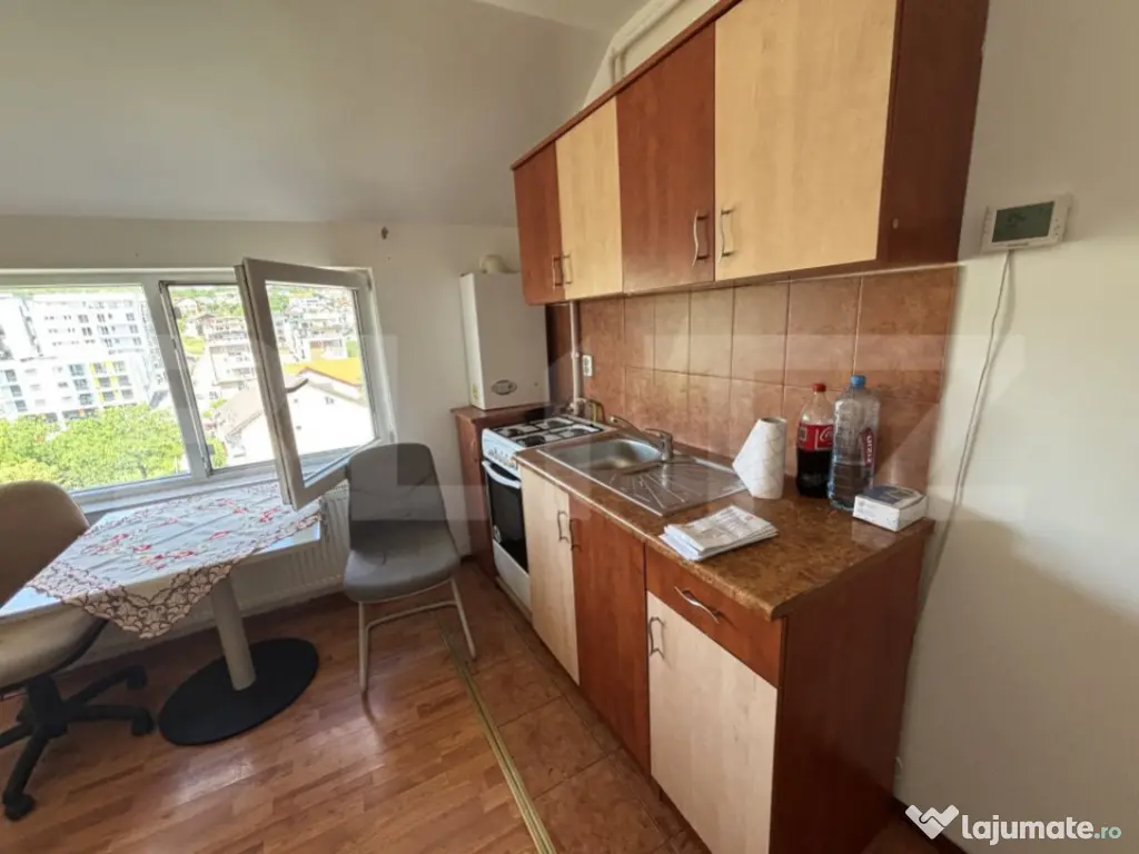 Garsoniera de vanzare, cu mansarda, 25 mp, zona Bradet