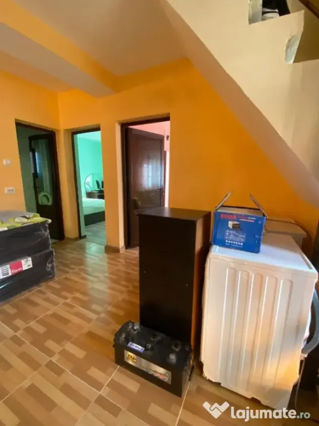 Casă 7 camere, beci 40mp, pod, curte, se acceptă muncitori (firmă)