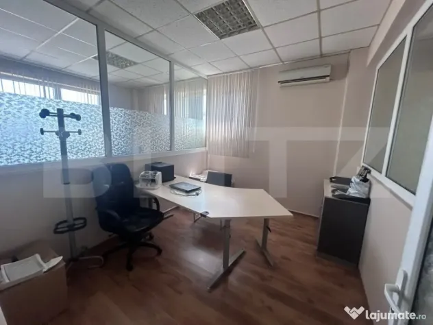 Spatiu de birouri modern, 480mp, 10 locuri de parcare, carti