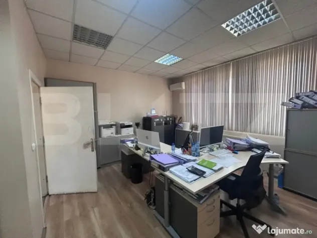 Spatiu de birouri modern, 480mp, 10 locuri de parcare, carti