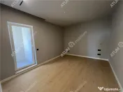 Penthouse cu 3 camere 2 bai si 2 terase zona Calea Surii Mic 