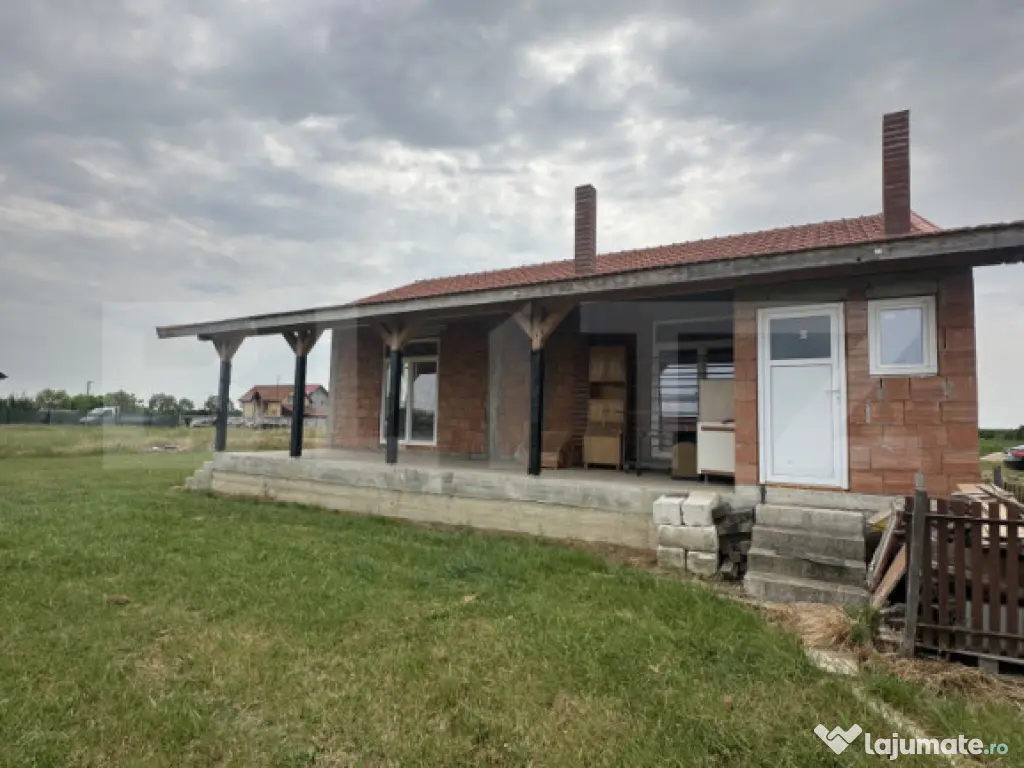 Casa la roșu 3 camere, 144 mp, 584 mp teren, zona Cionchest