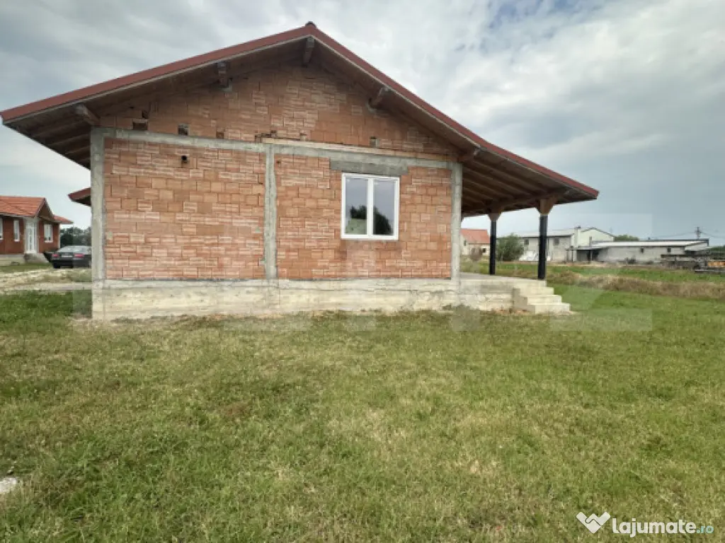 Casa la roșu 3 camere, 144 mp, 584 mp teren, zona Cionchest