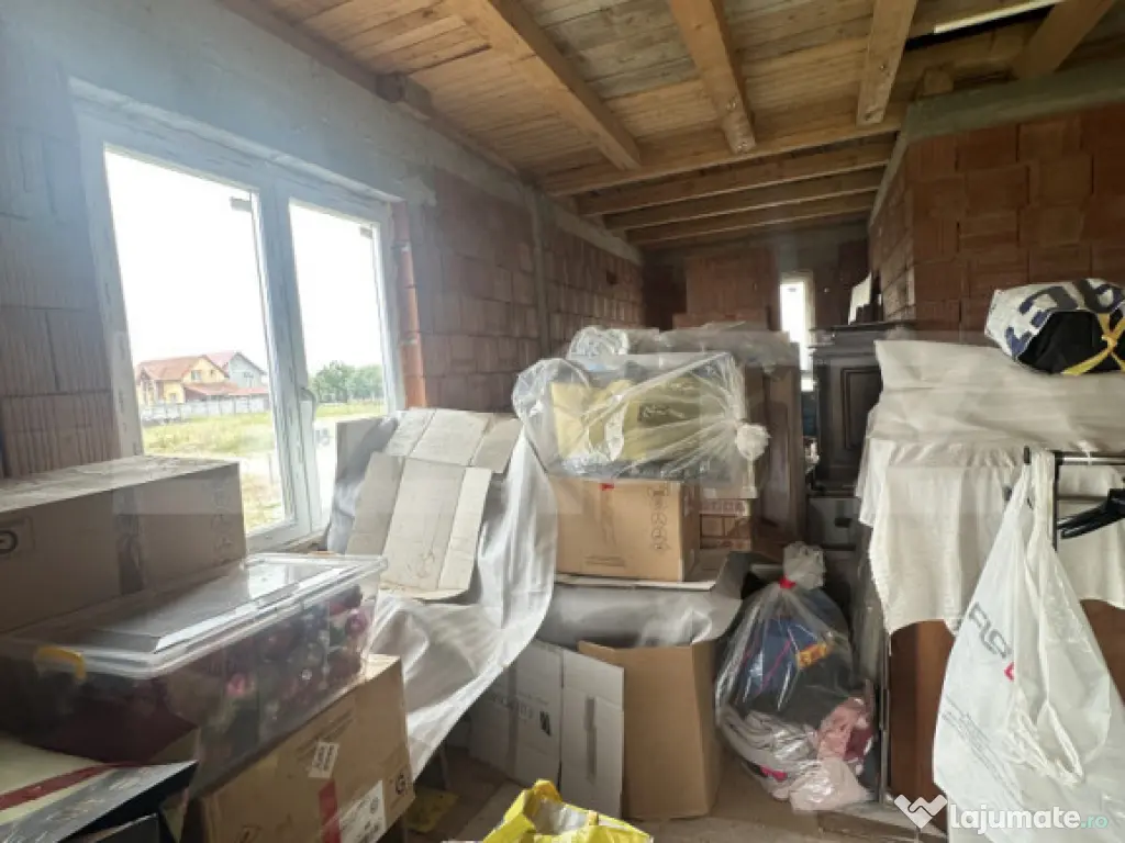 Casa la roșu 3 camere, 144 mp, 584 mp teren, zona Cionchest