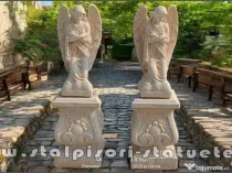 Set doi îngerași cu soclu, galben antichizat, model S27-S59.