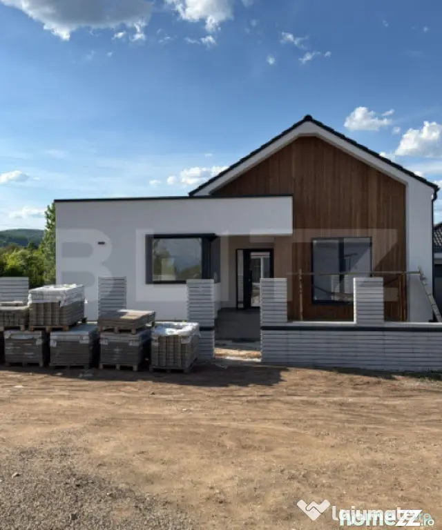 Casă individuală la cheie, 4 camere, zona Cetate - Valea P