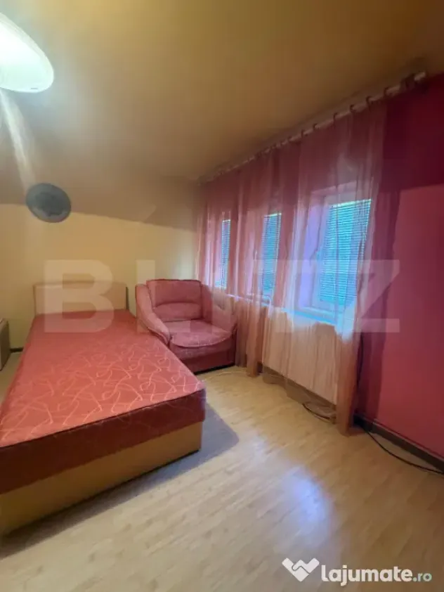 Apartament 3 camere, 46 mp, zona CENTRAL