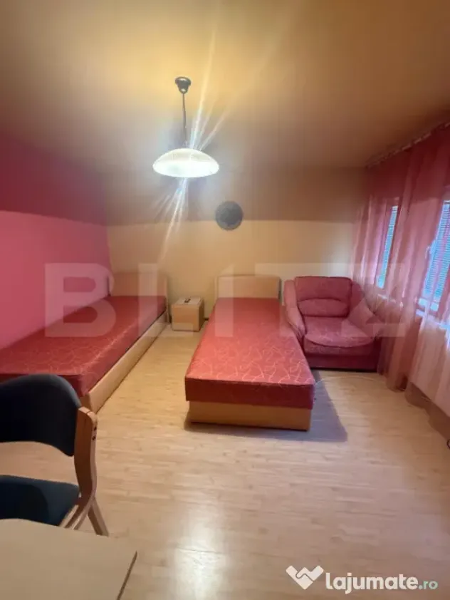 Apartament 3 camere, 46 mp, zona CENTRAL