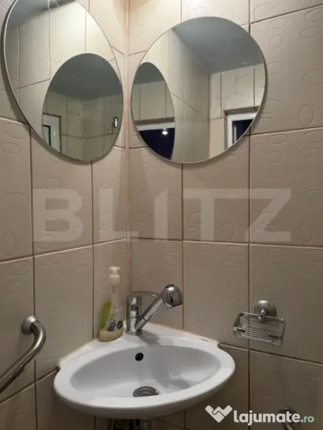 Apartament 3 camere, 46 mp, zona CENTRAL
