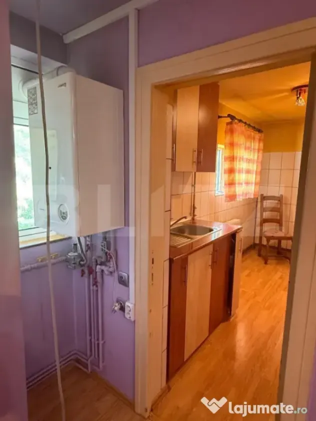 Apartament 3 camere, 46 mp, zona CENTRAL