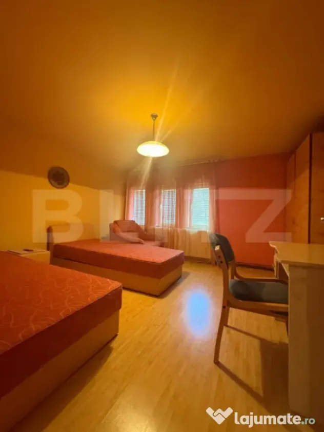 Apartament 3 camere, 46 mp, zona CENTRAL