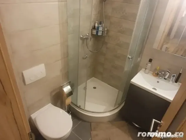 3 camere in zona Dambovita