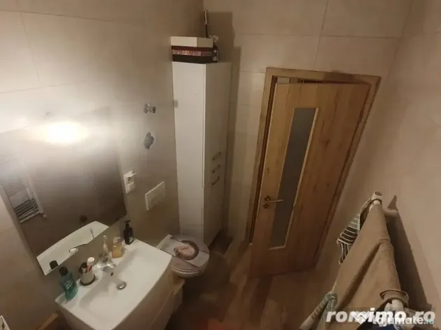 3 camere in zona Dambovita