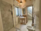 Casa de 4 camere , zona Tractorul 