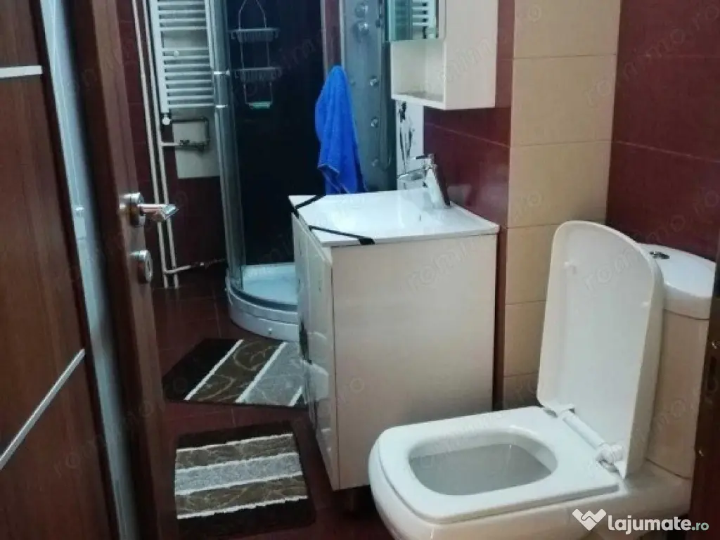 2 camere in zona Complexului Studentesc