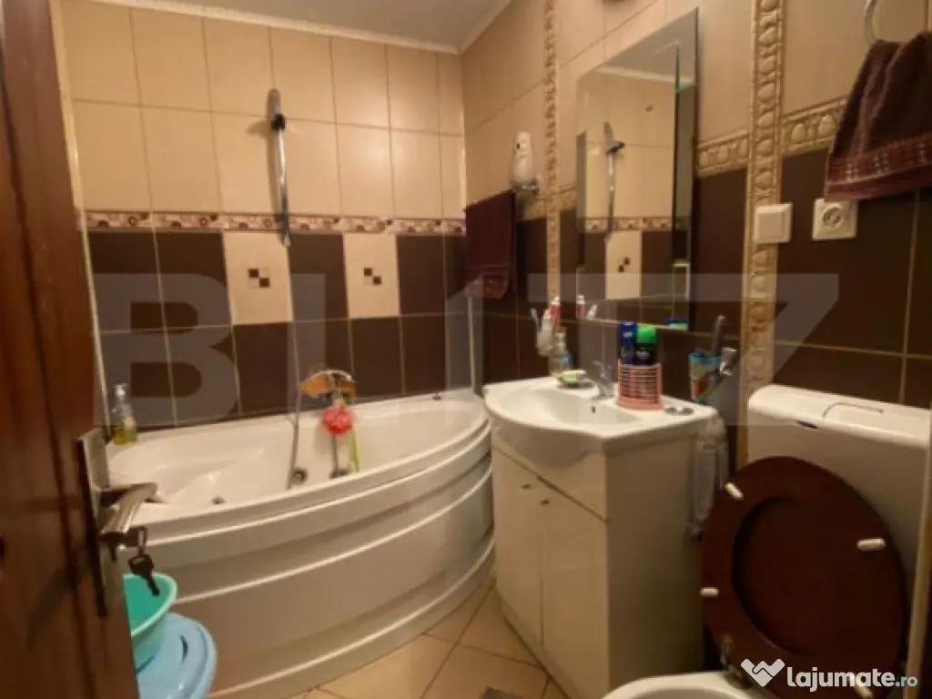 Apartament 3 camere, 64 mp, zona strazii Fabricii de Zahar