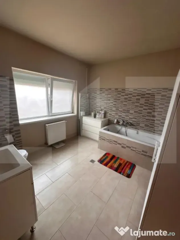 Casă spațioasă, de vanzare, cu 4 camere, 120 mp, zona Sel