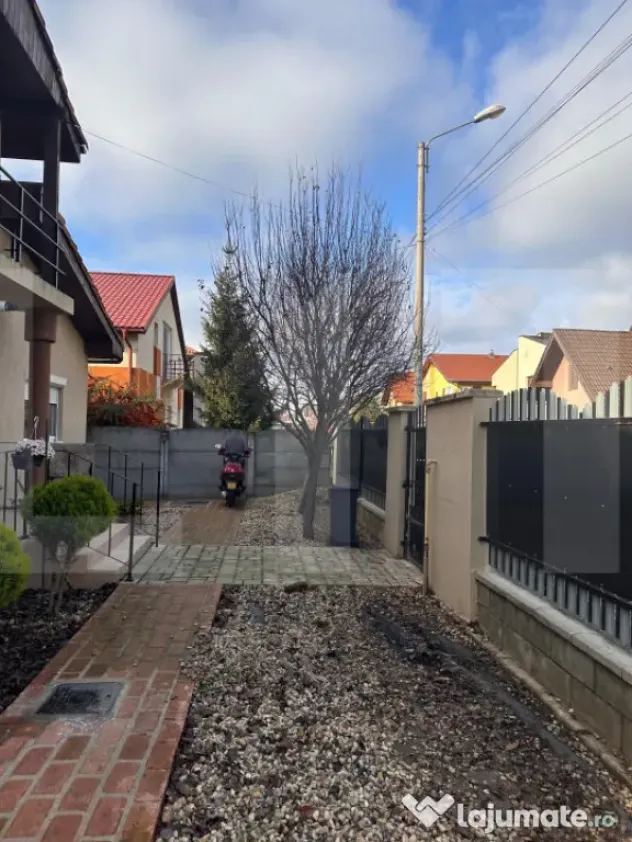 Casă spațioasă, de vanzare, cu 4 camere, 120 mp, zona Sel