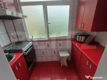 Apartament de vanzare, cu 3 camere, 70 mp, zona Revolutiei