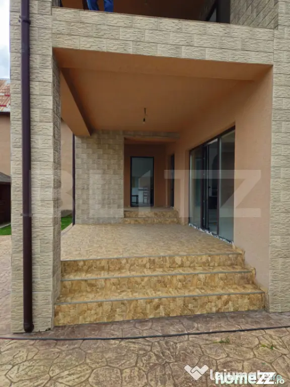 Casă 80% finalizată, 207 mp, teren 2.360 mp — zonă mont