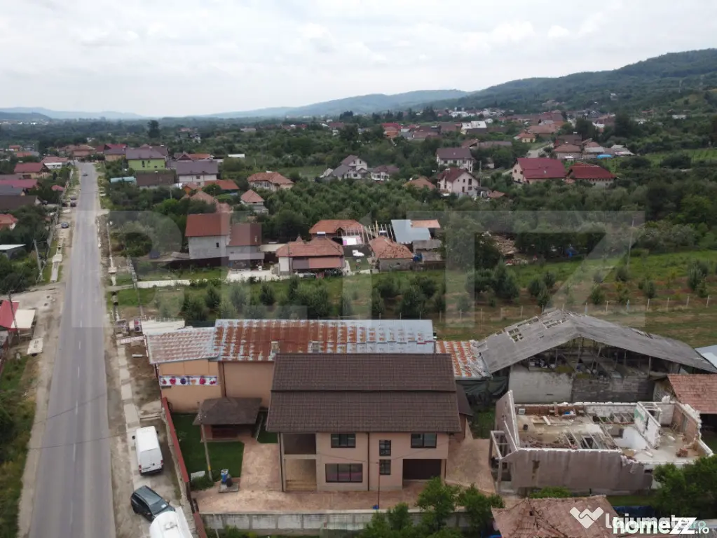 Casă 80% finalizată, 207 mp, teren 2.360 mp — zonă mont