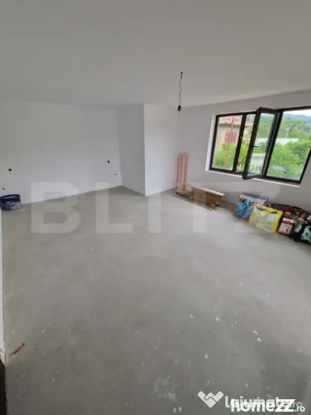 Casă 80% finalizată, 207 mp, teren 2.360 mp — zonă mont