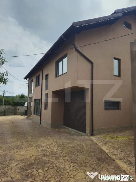 Casă 80% finalizată, 207 mp, teren 2.360 mp — zonă mont