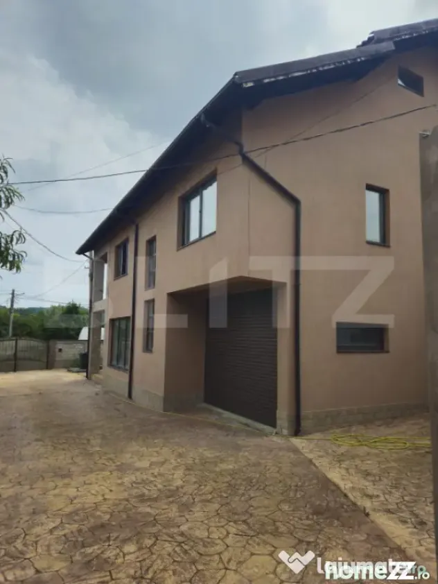 Casă 80% finalizată, 207 mp, teren 2.360 mp — zonă mont