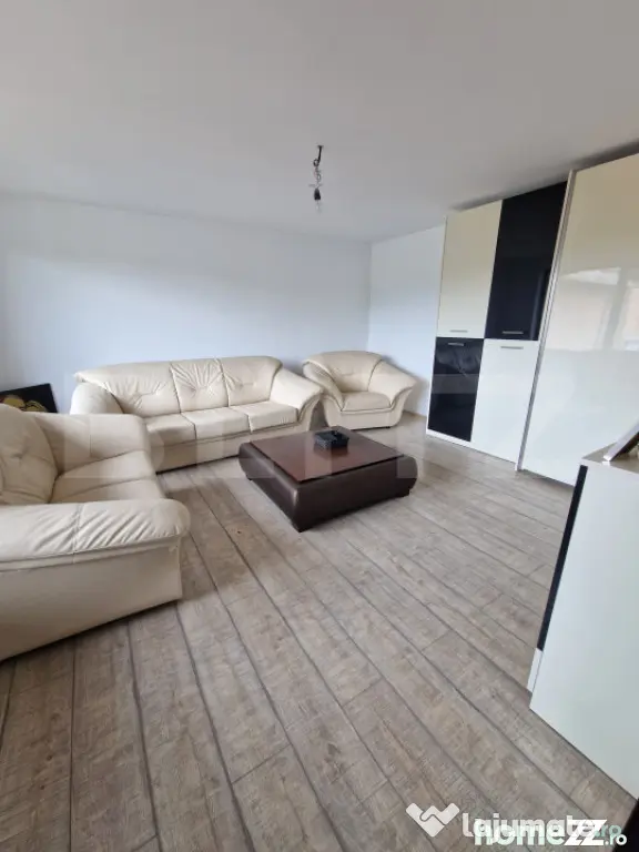 Casă 80% finalizată, 207 mp, teren 2.360 mp — zonă mont