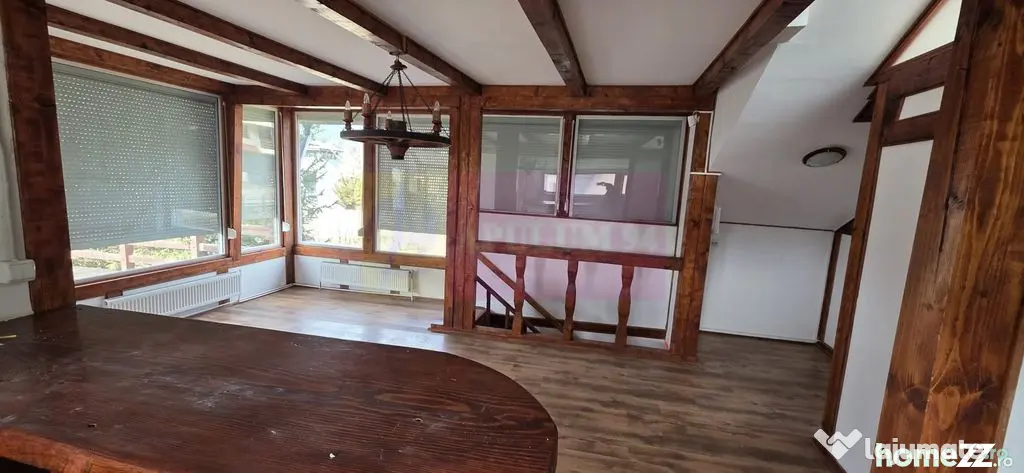 Vila de vanzare cu 5 camere in Busteni