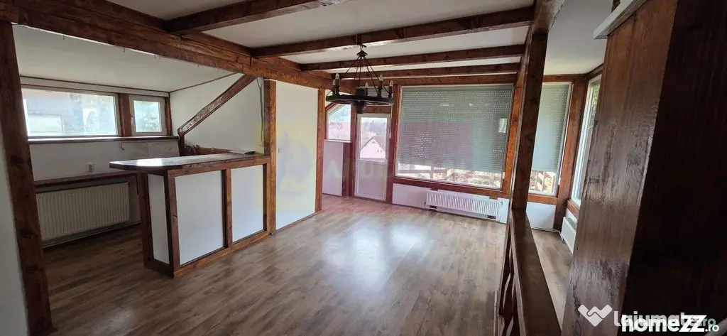 Vila de vanzare cu 5 camere in Busteni