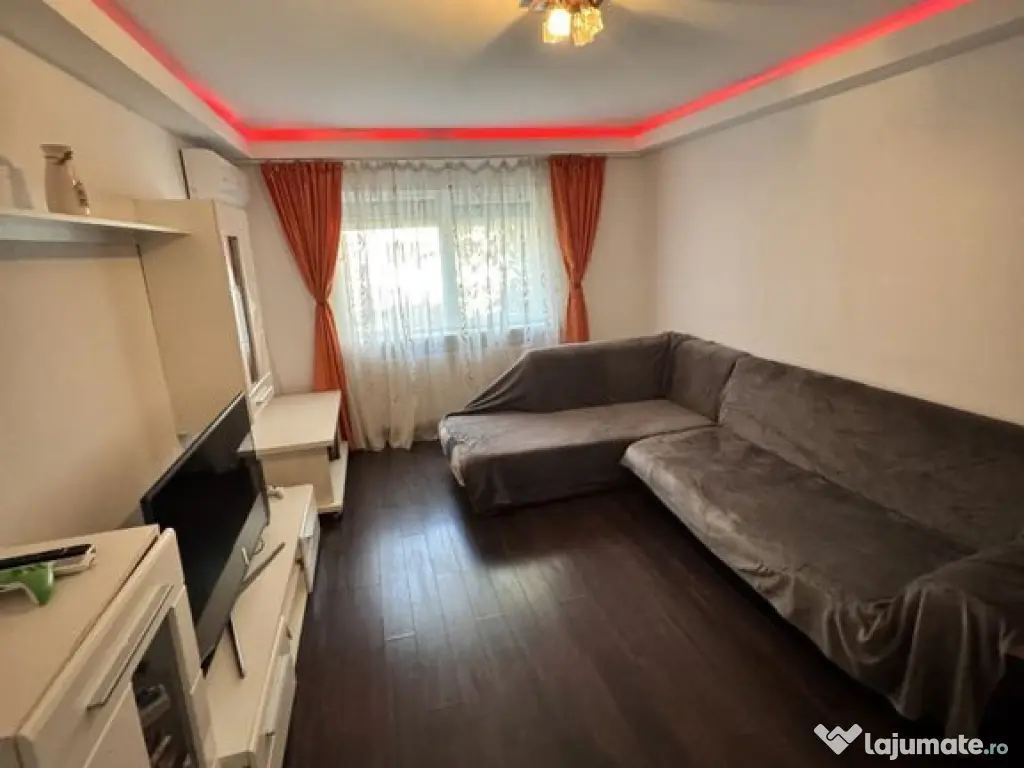 Apartament 3 camere decomandat FAR