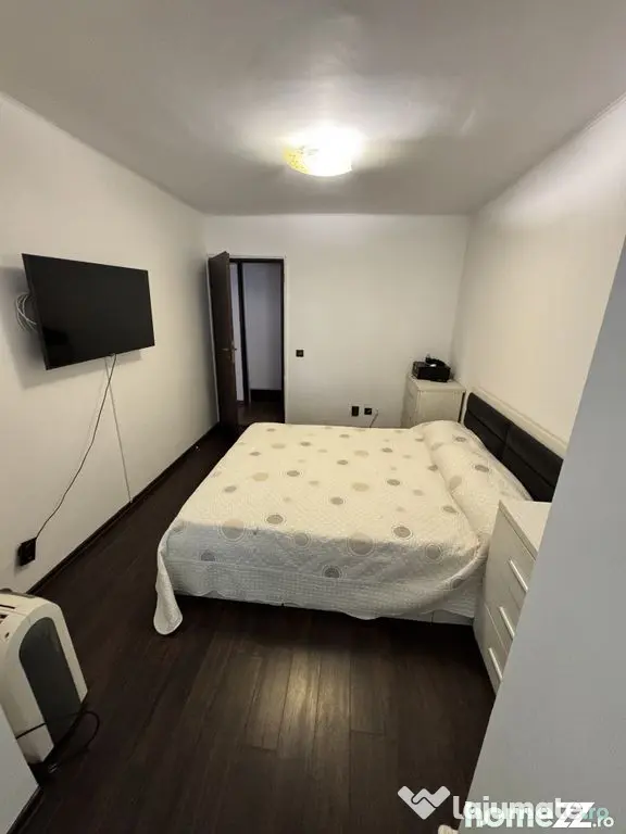 Apartament 3 camere decomandat FAR