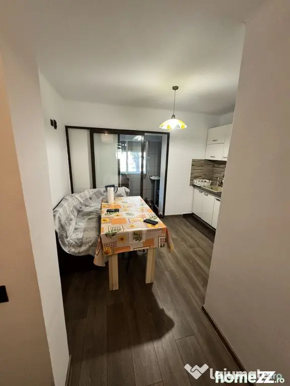 Apartament 3 camere decomandat FAR