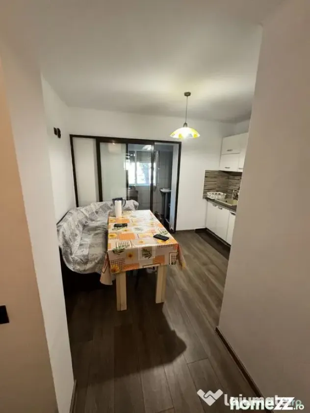 Apartament 3 camere decomandat FAR
