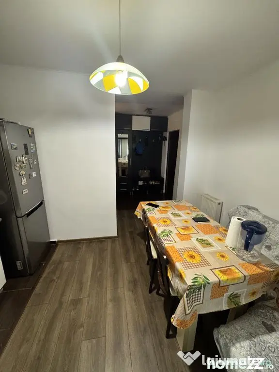 Apartament 3 camere decomandat FAR
