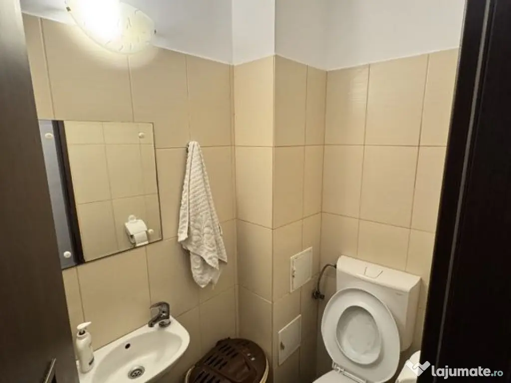 Apartament 3 camere decomandat FAR