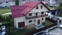 Casă / Vilă cu 5 camere de vânzare în zona Central Gu...