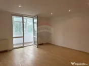 Apartament cu 4 camere de vânzare în zona Calea Romanului 